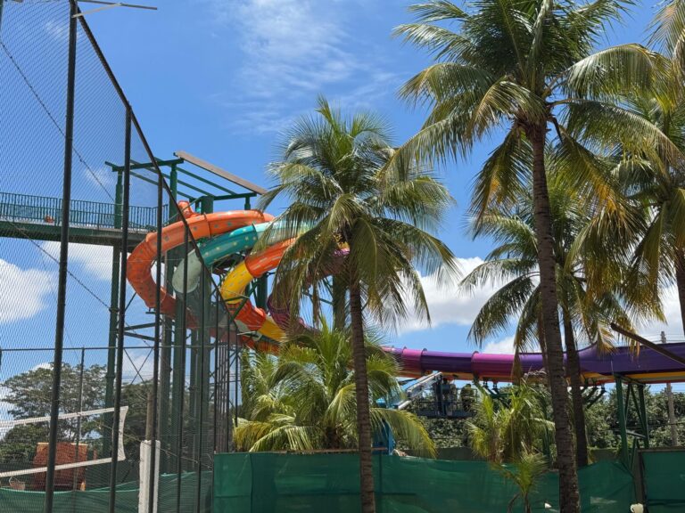 Embolada, uma das atrações do Hot Beach Olímpia, durante um dia ensolarado e com temperatura alta