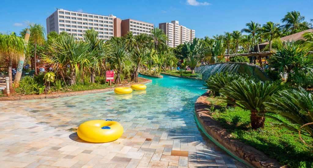 Parque aquático para visitar durante uma viagem na páscoa com as crianças, os amigos e a família
